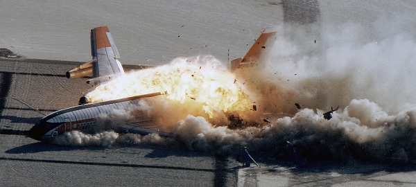  Impacto controlado por la NASA y la FAA. 